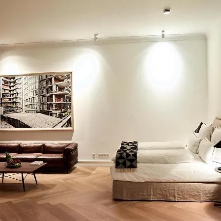 Townhouse By The Qvest *