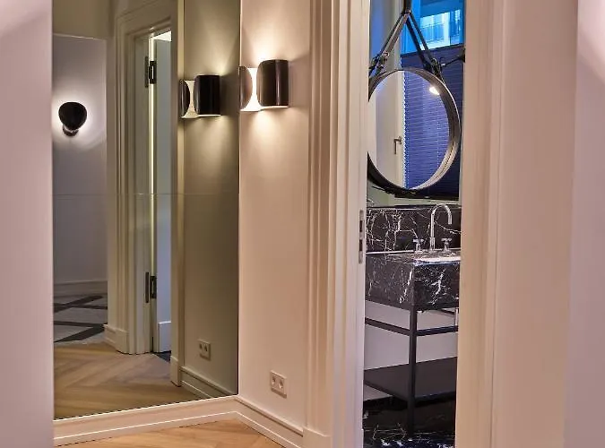 Townhouse By The Qvest Villa *