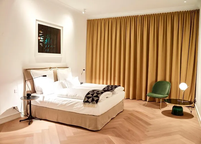 Townhouse By The Qvest *